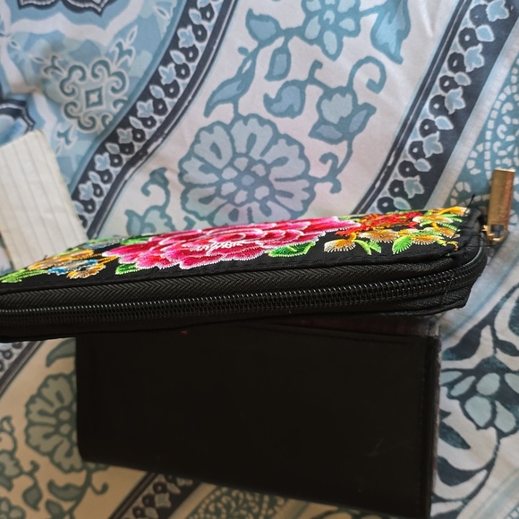 Wallets - Picture 9 of 10
